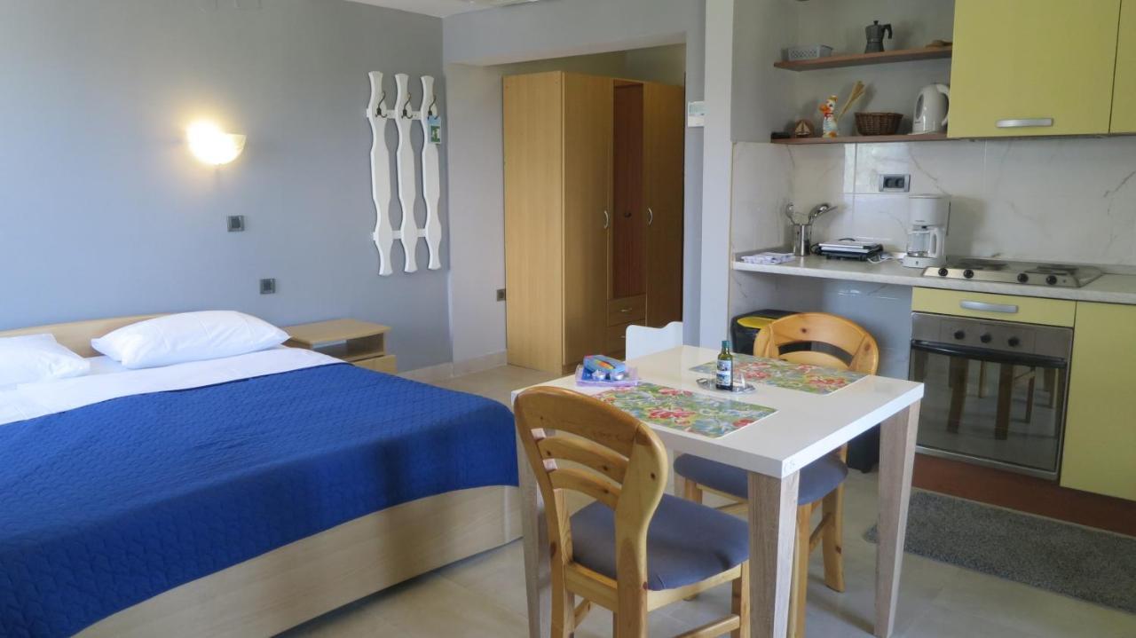 Studio Apartment Branka Малинска Номер фото